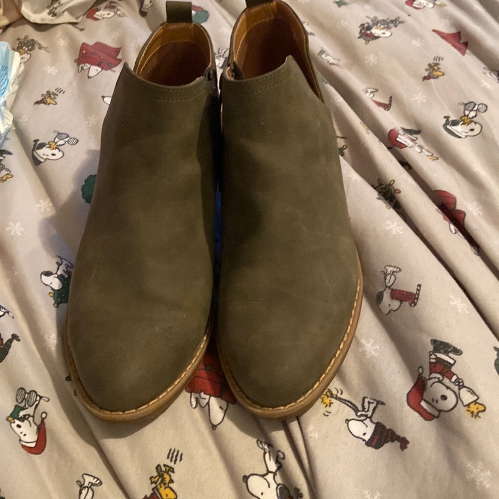 Women ankle boots size 9